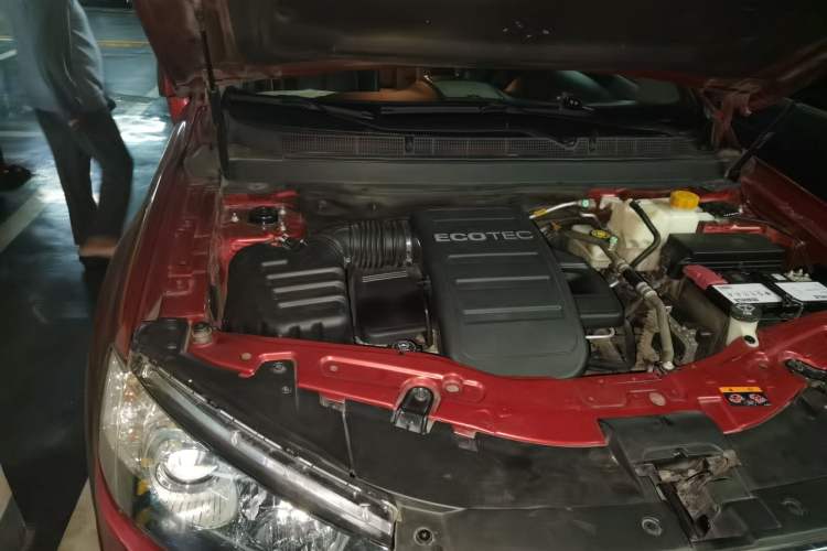 Used Chevrolet Captiva 2014 2.4L 4x4 Flagship Edition 7 Seats Engine Bay Right