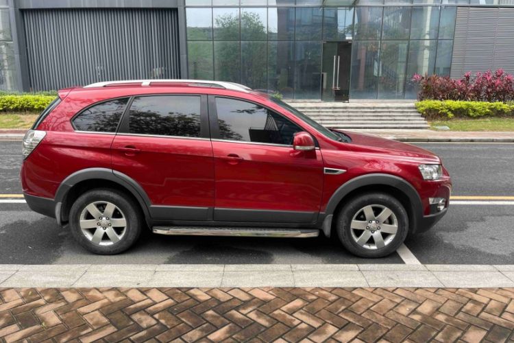 Used Chevrolet Captiva 2014 2.4L Two-Wheel Drive Urban Version 7 Seats Exterior 3