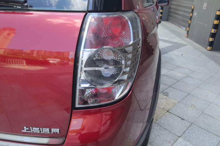 Used Chevrolet Captiva 2014 2.4L Two-Wheel Drive Urban Version 7 Seats Exterior 3