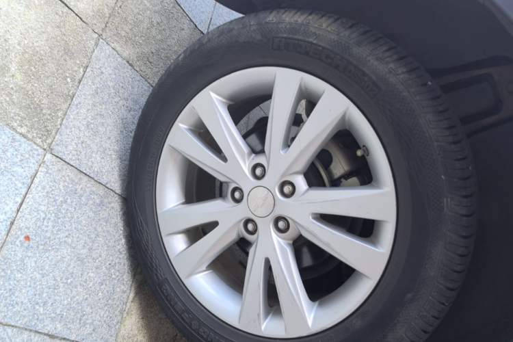 Used Chevrolet Captiva 2014 2.4L Two-Wheel Drive Urban Version 7 Seats Exterior 5