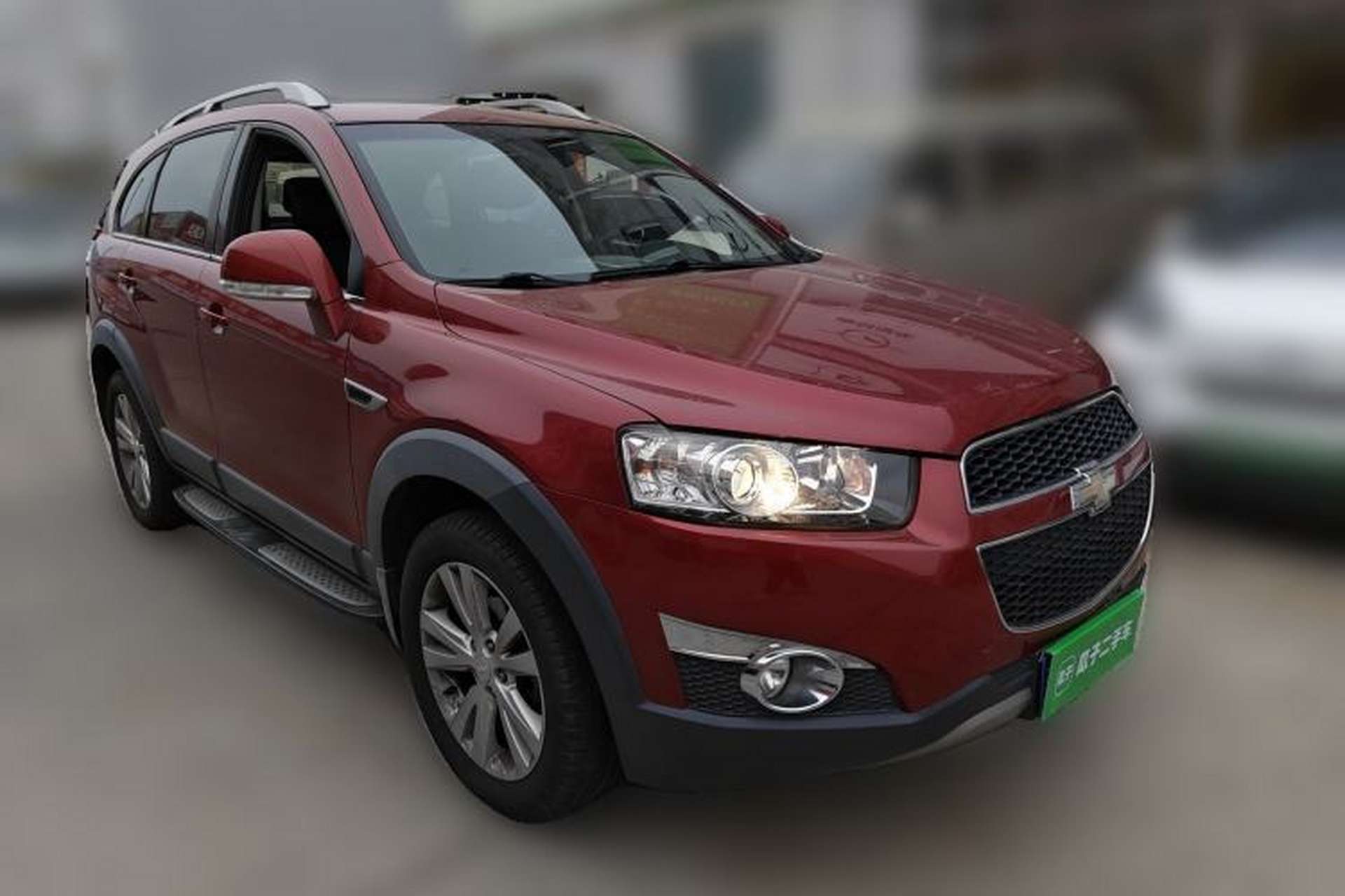Used Chevrolet Captiva 2014 2.4L 4x4 Flagship Edition 7 Seats Front Right 45 Deg