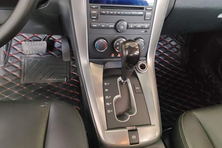 Used Chevrolet Captiva 2014 2.4L Two-Wheel Drive Urban Version 7 Seats Gear Lever
