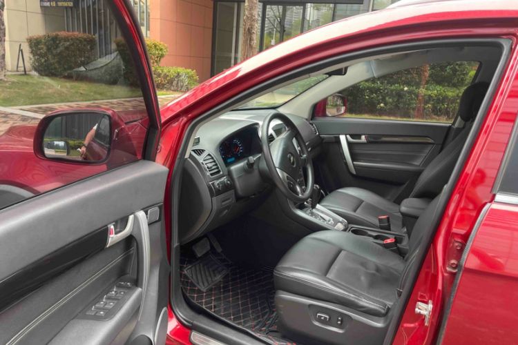Used Chevrolet Captiva 2014 2.4L Two-Wheel Drive Urban Version 7 Seats Left Front Seat
