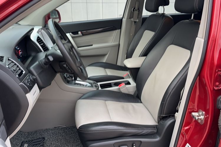 Used Chevrolet Captiva 2014 2.4L 4x4 Luxury Edition 5 Seats Left Front Seat