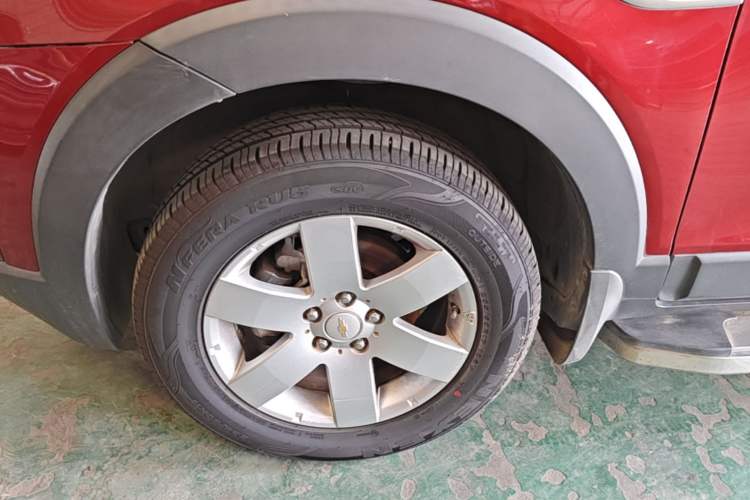 Used Chevrolet Captiva 2014 2.4L Two-Wheel Drive Urban Version 7 Seats Left Front Wheel Hub