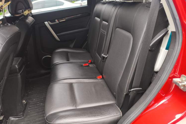 Used Chevrolet Captiva 2014 2.4L 4x4 Flagship Edition 7 Seats Left Rear Seat