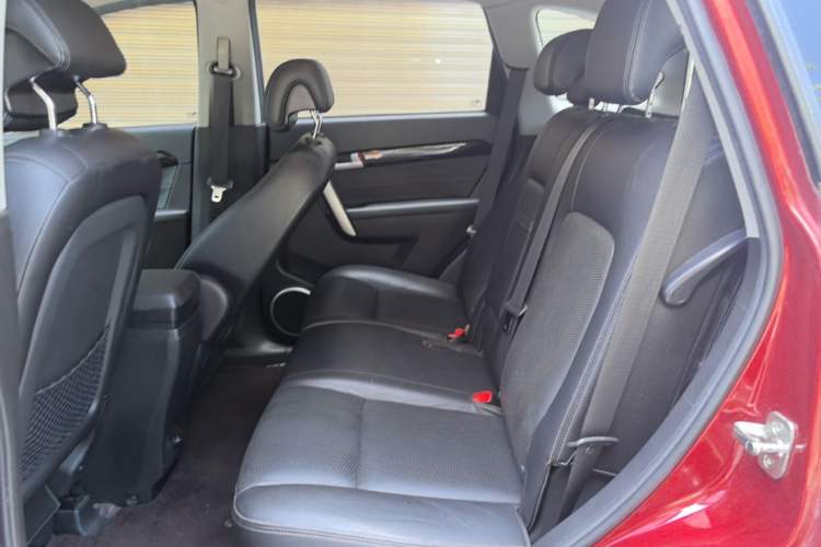 Used Chevrolet Captiva 2014 2.4L Two-Wheel Drive Urban Version 7 Seats Left Rear Seat