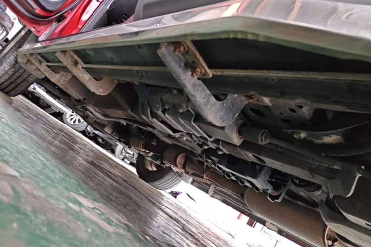 Used Chevrolet Captiva 2014 2.4L Two-Wheel Drive Urban Version 7 Seats Left Side Sill