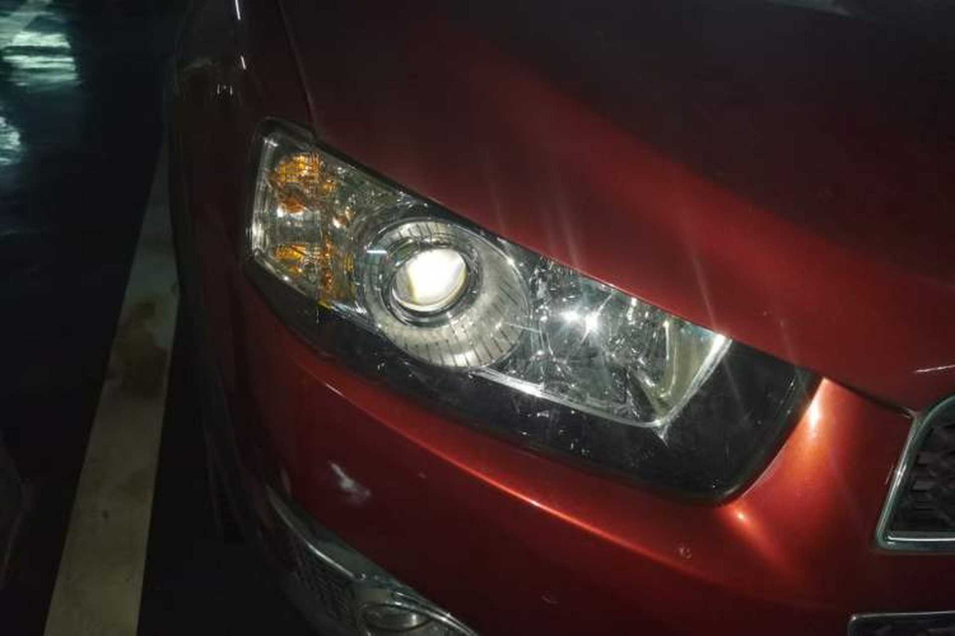 Used Chevrolet Captiva 2014 2.4L 4x4 Flagship Edition 7 Seats Right Front Headlight