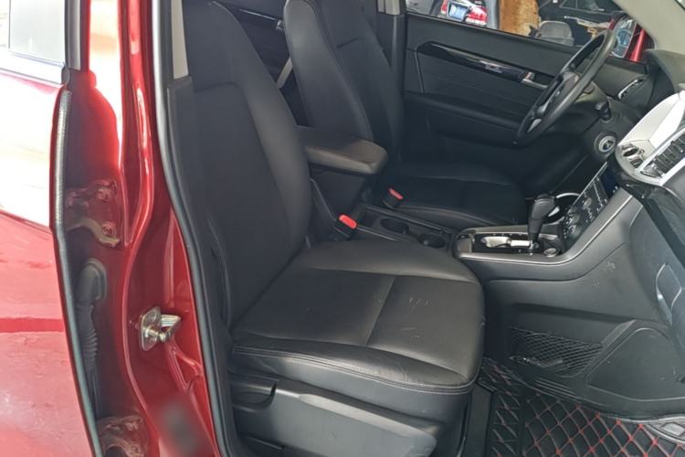 Used Chevrolet Captiva 2014 2.4L Two-Wheel Drive Urban Version 7 Seats Right Front Seat