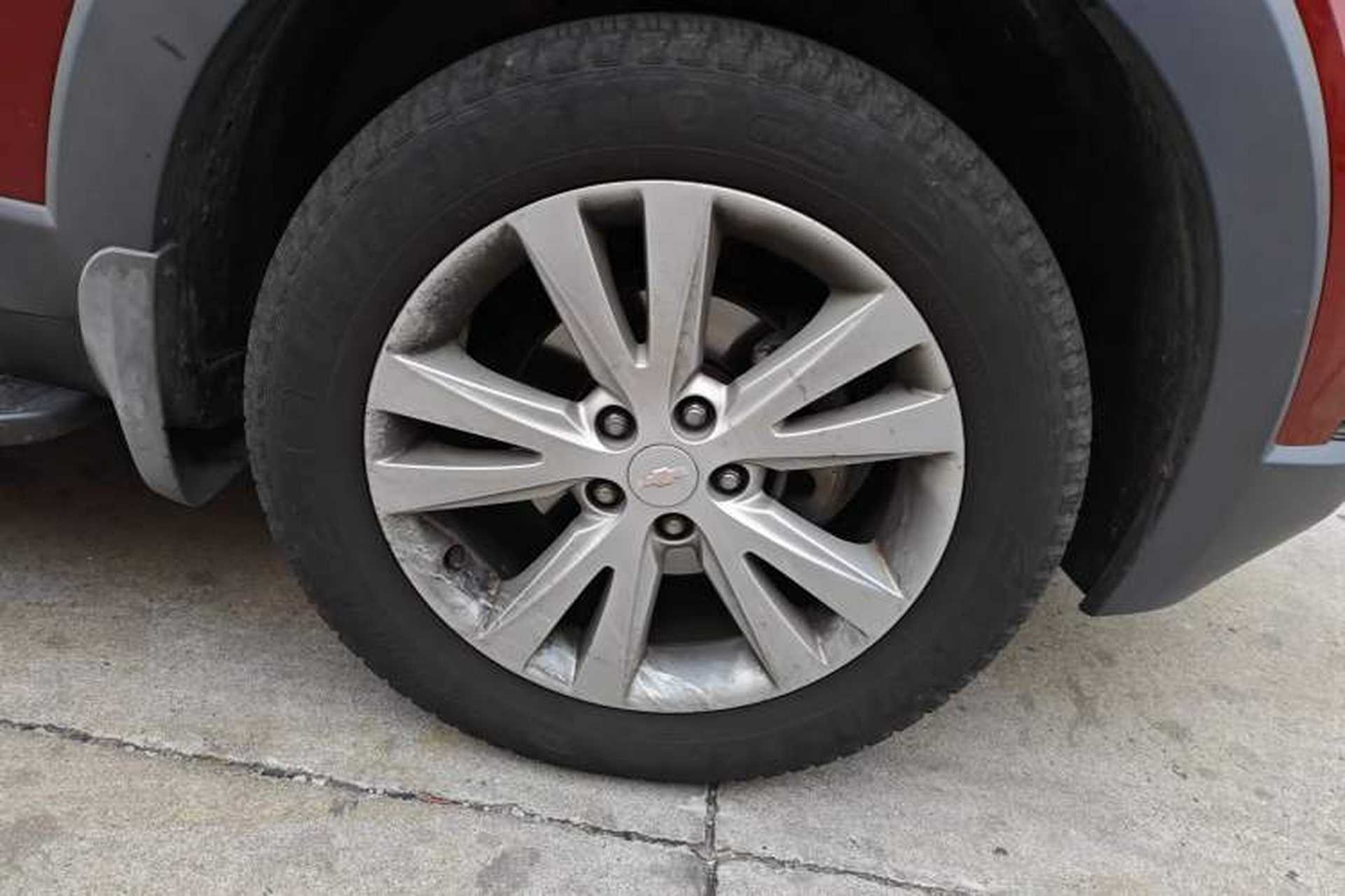 Used Chevrolet Captiva 2014 2.4L 4x4 Flagship Edition 7 Seats Right Front Wheel Hub