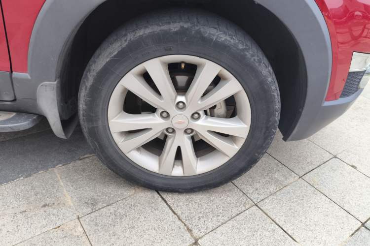 Used Chevrolet Captiva 2014 2.4L 4x4 Flagship Edition 7 Seats Right Front Wheel Hub