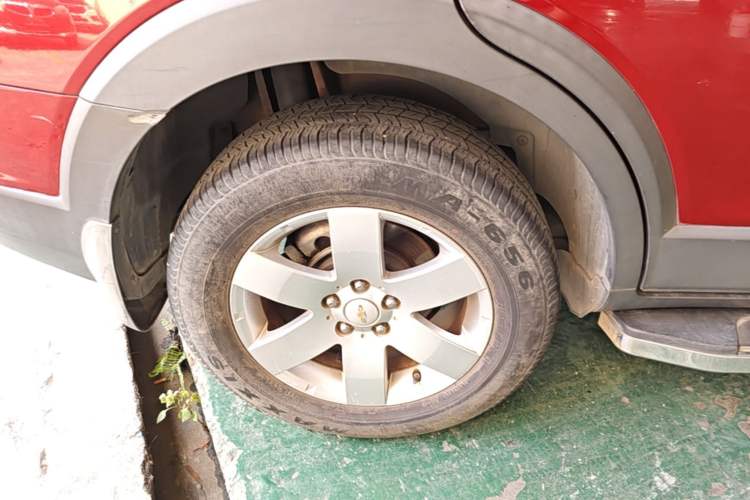 Used Chevrolet Captiva 2014 2.4L Two-Wheel Drive Urban Version 7 Seats Right Rear Wheel Hub