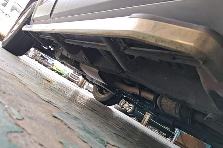 Used Chevrolet Captiva 2014 2.4L Two-Wheel Drive Urban Version 7 Seats Right Side Sill