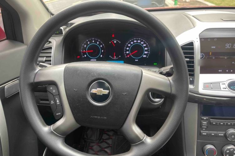 Used Chevrolet Captiva 2014 2.4L Two-Wheel Drive Urban Version 7 Seats Steering Wheel