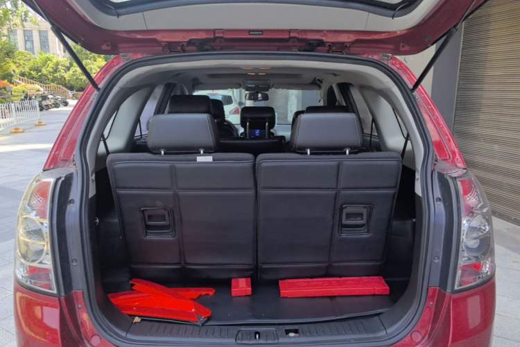 Used Chevrolet Captiva 2014 2.4L Two-Wheel Drive Urban Version 7 Seats Trunk