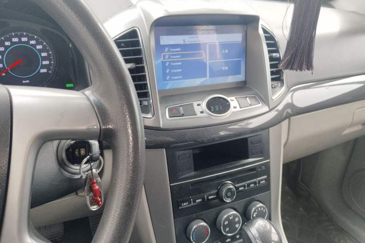 Used Chevrolet Captiva 2014 2.4L Two-Wheel Drive City Edition 5 Seats Audio And AC Panel