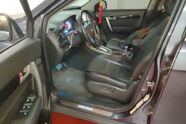 Used Chevrolet Captiva 2014 2.4L 4x4 Flagship Edition 7 Seats Driver Seat