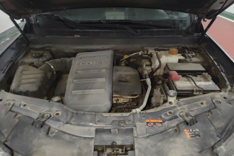 Used Chevrolet Captiva 2014 2.4L 4x4 Flagship Edition 7 Seats Engine Bay