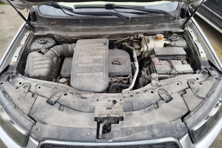 Used Chevrolet Captiva 2014 2.4L 4x4 Flagship Edition 7 Seats Engine Bay