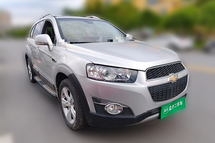 Used Chevrolet Captiva 2014 2.4L 4x4 Flagship Edition 7 Seats Front Right 45 Deg