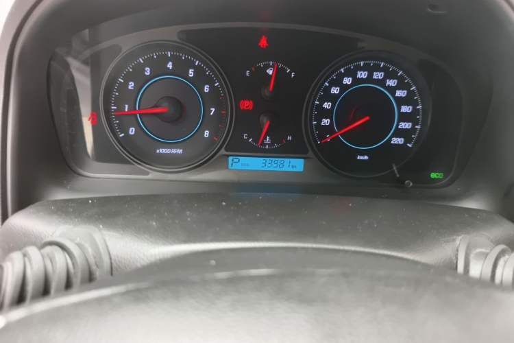 Used Chevrolet Captiva 2014 2.4L Two-Wheel Drive City Edition 5 Seats Odometer Close Up