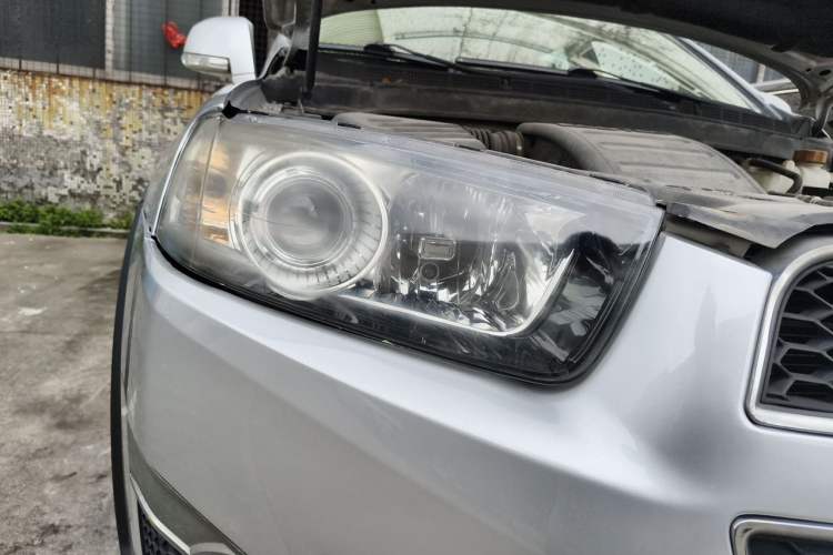 Used Chevrolet Captiva 2014 2.4L 4x4 Flagship Edition 7 Seats Right Front Headlight
