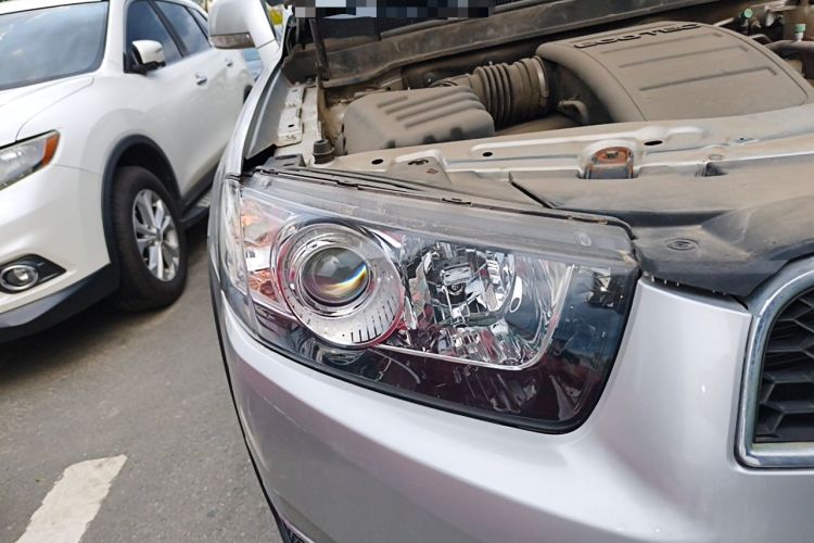Used Chevrolet Captiva 2014 2.4L 4x4 Flagship Edition 7 Seats Right Front Headlight
