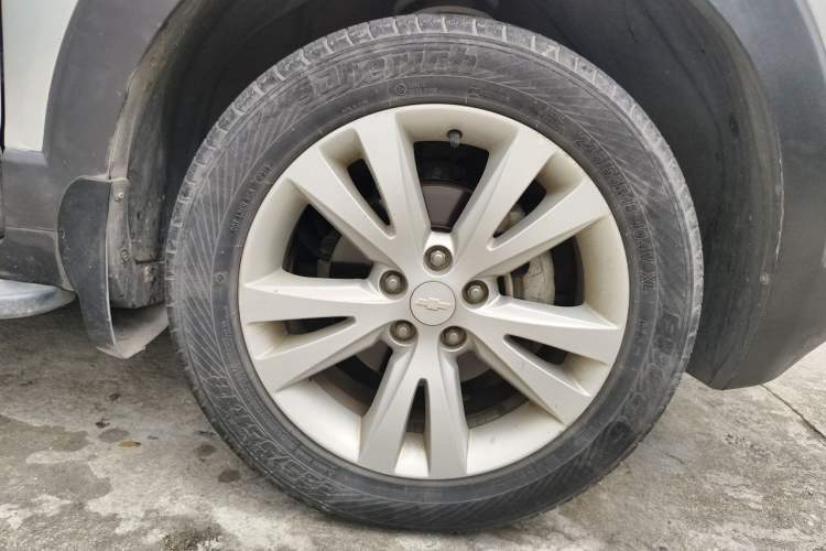Used Chevrolet Captiva 2014 2.4L 4x4 Flagship Edition 7 Seats Right Front Wheel Hub