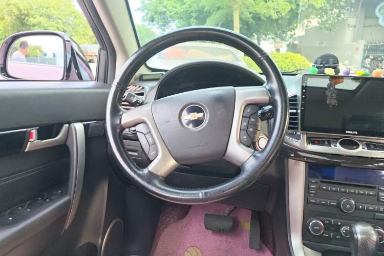 Used Chevrolet Captiva 2014 2.4L 4x4 Flagship Edition 7 Seats Steering Wheel