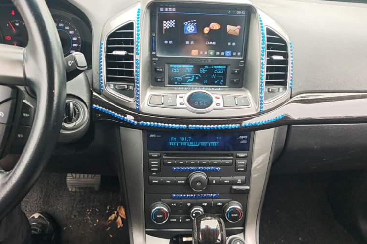 Used Chevrolet Captiva 2014 2.4L 4x4 Flagship Edition 7 Seats Audio And AC Panel