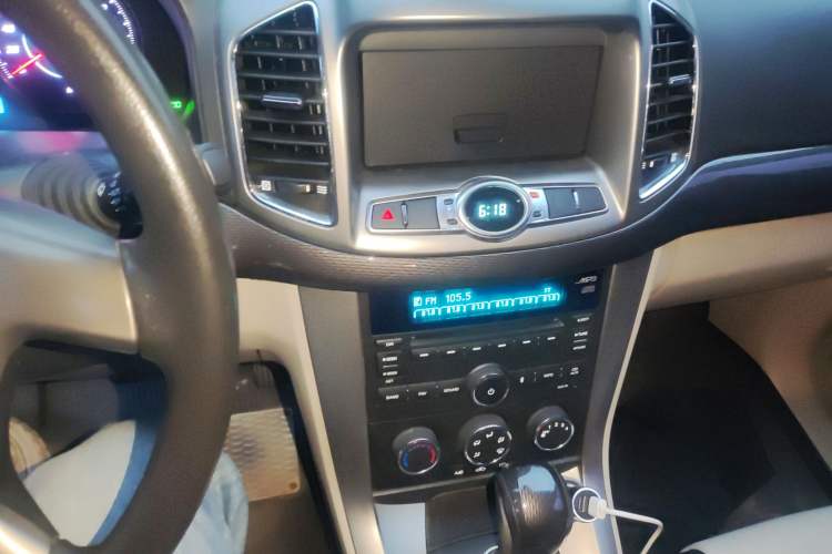 Used Chevrolet Captiva 2014 2.4L Two-Wheel Drive City Edition 5 Seats Audio And AC Panel