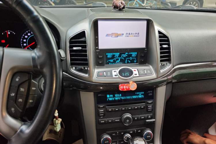 Used Chevrolet Captiva 2014 2.4L 4x4 Flagship Edition 7 Seats Audio And AC Panel