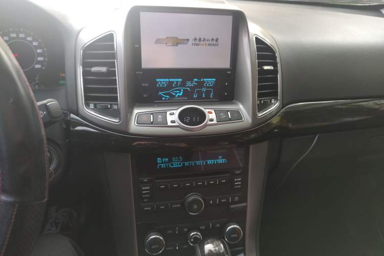 Used Chevrolet Captiva 2014 2.4L 4x4 Flagship Edition 7 Seats Audio And AC Panel
