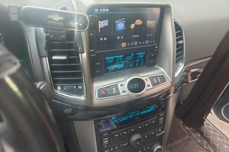 Used Chevrolet Captiva 2014 2.4L 4x4 Flagship Edition 7 Seats Audio And AC Panel