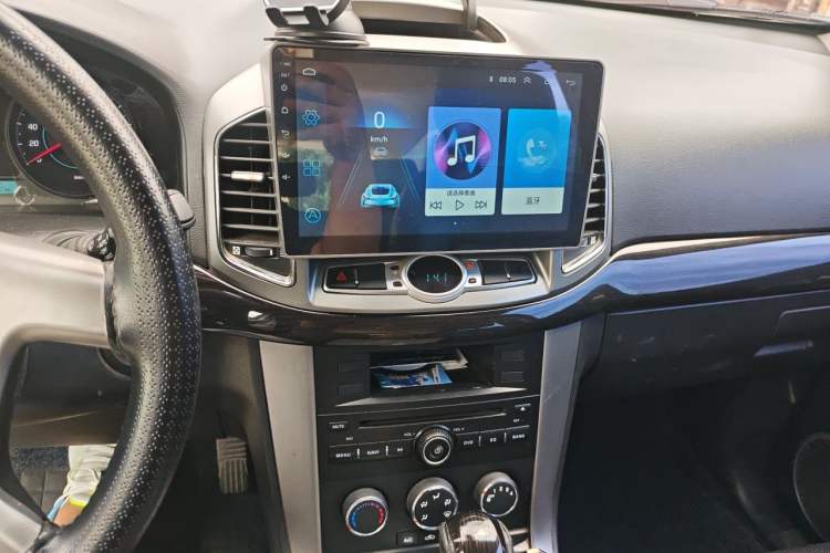 Used Chevrolet Captiva 2014 2.4L Two-Wheel Drive Urban Version 7 Seats Audio And AC Panel