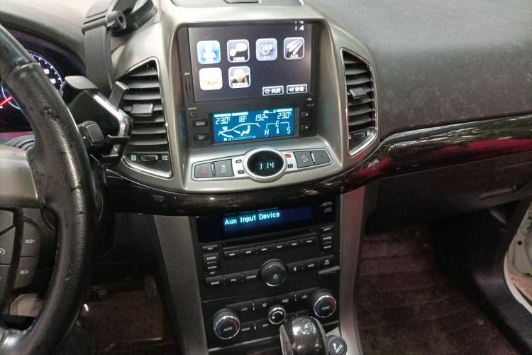 Used Chevrolet Captiva 2014 2.4L 4x4 Flagship Edition 7 Seats Audio And AC Panel