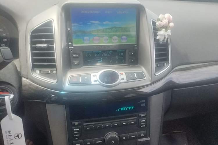 Used Chevrolet Captiva 2014 2.4L 4x4 Flagship Edition 7 Seats Audio And AC Panel