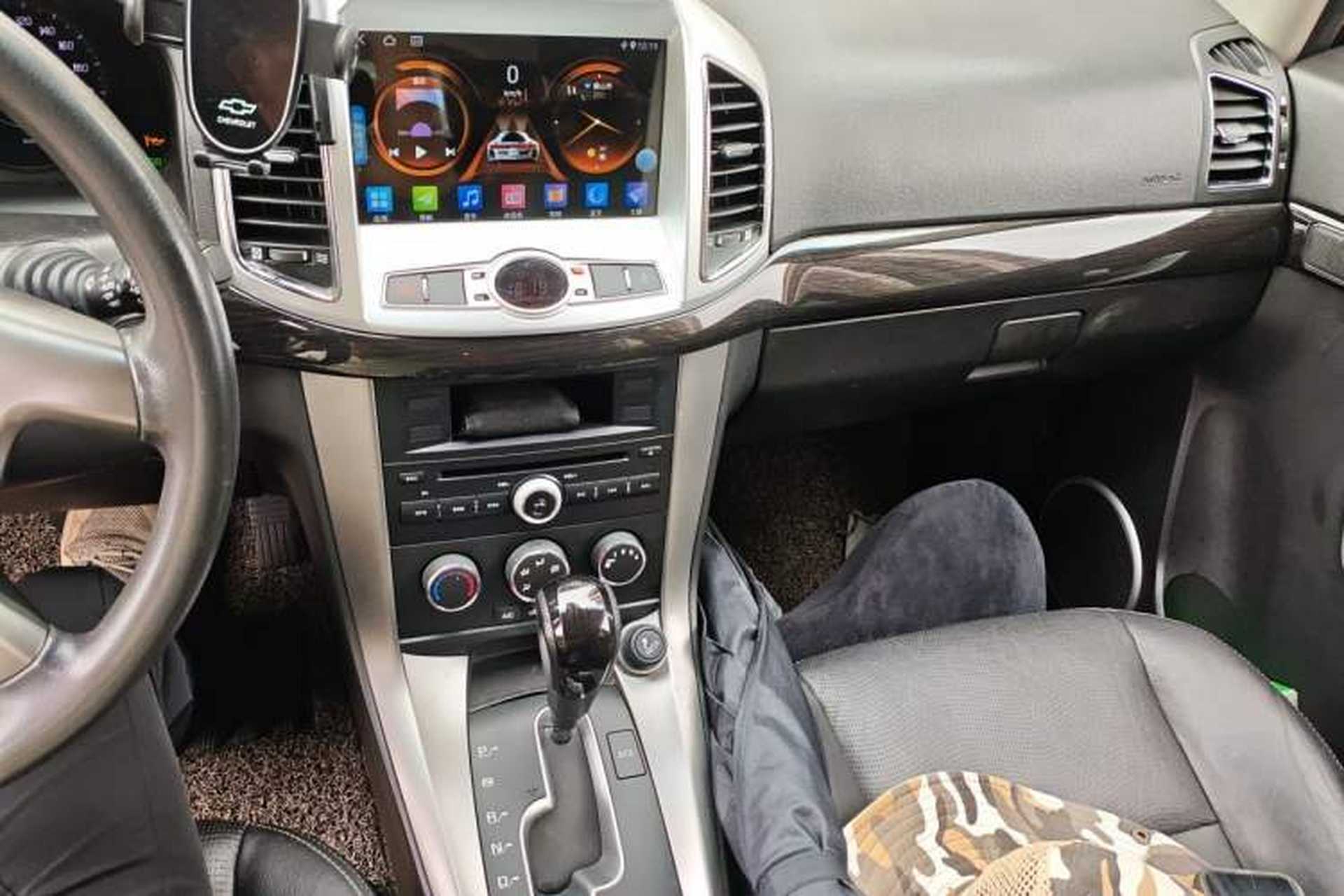 Used Chevrolet Captiva 2014 2.4L Two-Wheel Drive Urban Version 7 Seats Audio And AC Panel