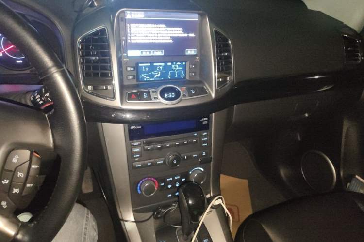 Used Chevrolet Captiva 2014 2.4L 4x4 Flagship Edition 7 Seats Audio And AC Panel