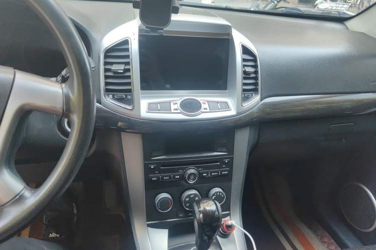 Used Chevrolet Captiva 2014 2.4L Two-Wheel Drive Urban Version 7 Seats Audio And AC Panel