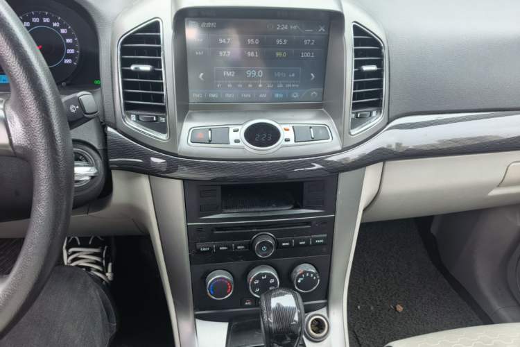 Used Chevrolet Captiva 2014 2.4L Two-Wheel Drive City Edition 5 Seats Audio And AC Panel
