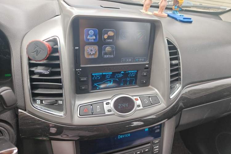 Used Chevrolet Captiva 2014 2.4L 4x4 Flagship Edition 7 Seats Audio And AC Panel