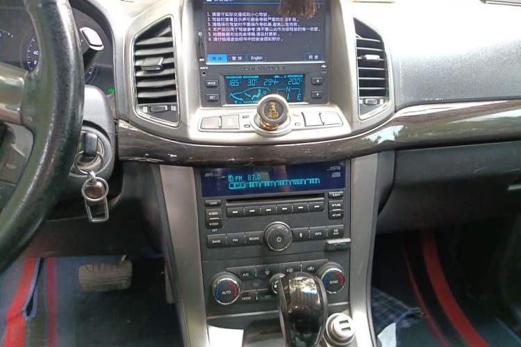 Used Chevrolet Captiva 2014 2.4L 4x4 Flagship Edition 7 Seats Audio And AC Panel
