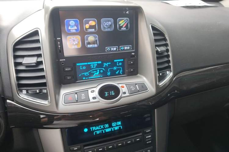 Used Chevrolet Captiva 2014 2.4L 4x4 Flagship Edition 7 Seats Audio And AC Panel