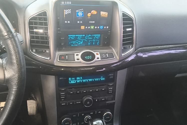 Used Chevrolet Captiva 2014 2.4L 4x4 Flagship Edition 7 Seats Audio And AC Panel