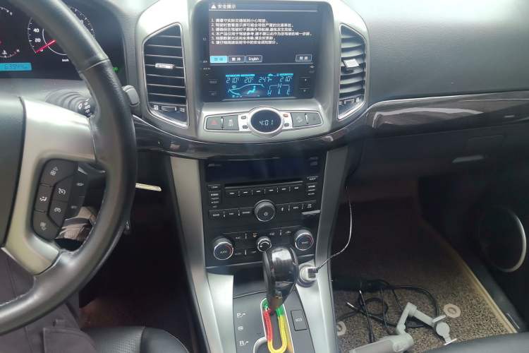 Used Chevrolet Captiva 2014 2.4L 4x4 Flagship Edition 7 Seats Audio And AC Panel