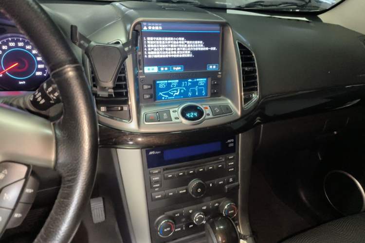 Used Chevrolet Captiva 2014 2.4L 4x4 Flagship Edition 7 Seats Audio And AC Panel