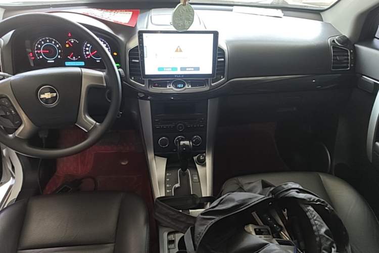 Used Chevrolet Captiva 2014 2.4L Two-Wheel Drive Urban Version 7 Seats Audio And AC Panel