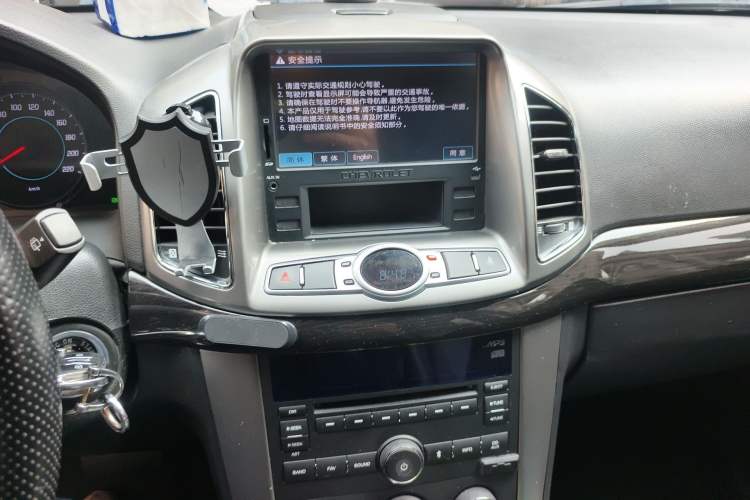 Used Chevrolet Captiva 2014 2.4L Two-Wheel Drive Urban Version 7 Seats Audio And AC Panel
